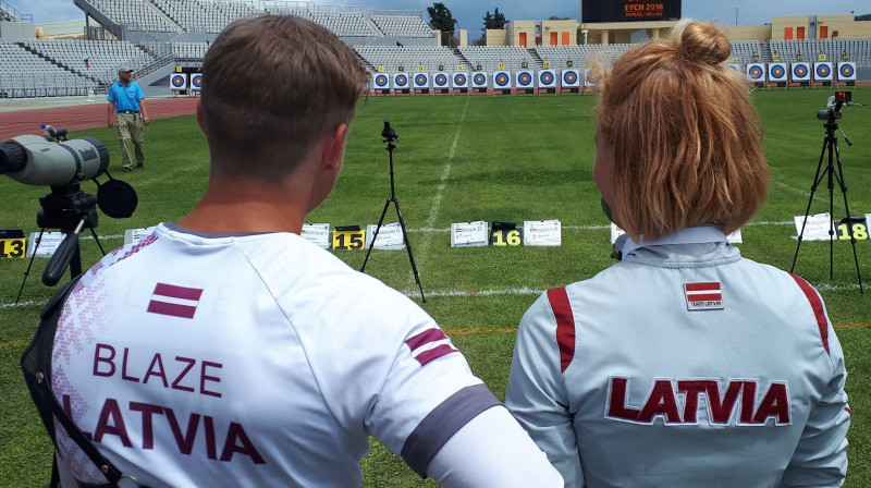 Dāvis Blāze ar asistenti Elīnu Lapsiņu
Foto: Eduards Lapsiņš