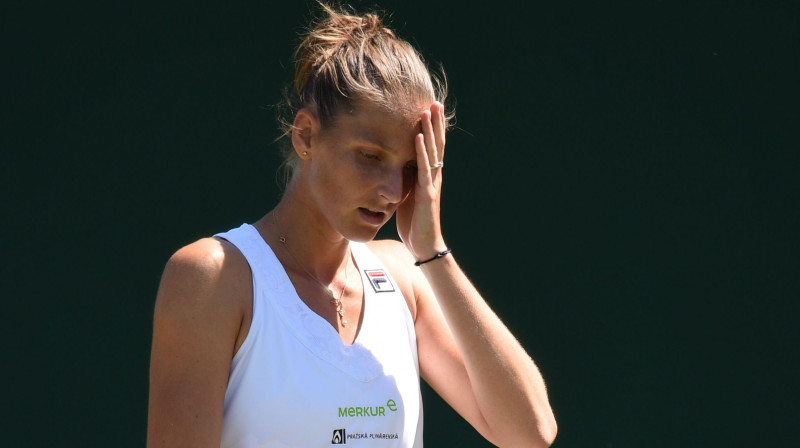 Karolīna Pliškova, domājot par savu Vimbldonas otrās kārtas maču vēsturi. Iespējams...
Foto: AFP/Scanpix