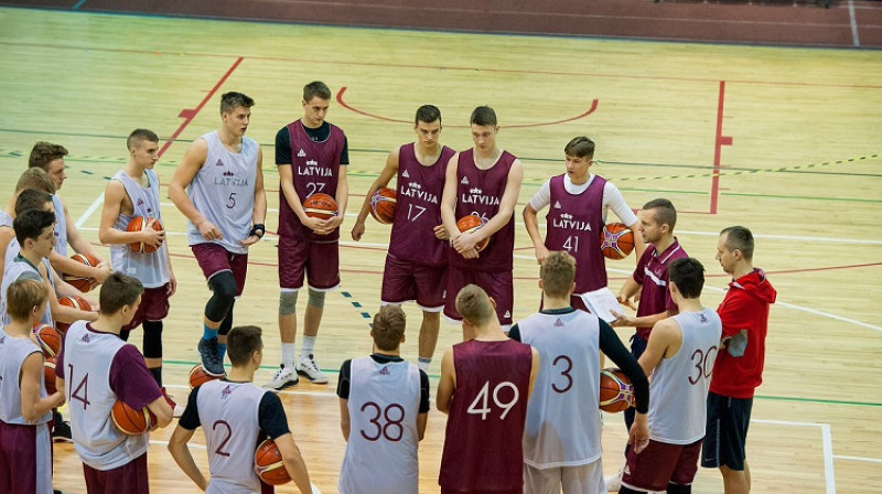 Latvijas U18 izlases kandidāti treniņā Salaspilī
Foto: LBS