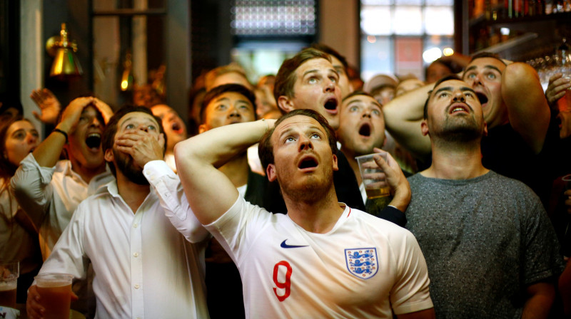 Anglijas fani pārdzīvo izlases zaudējumu Pasaules kausa pusfinālā
Foto: Reuters/Scanpix