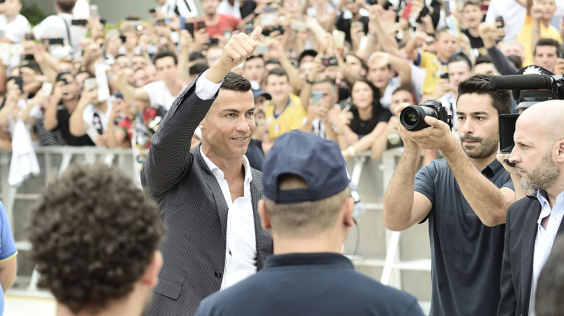 Krištianu Ronaldu sagaidīšana Turīnā 
Foto: SIPA / Scanpix