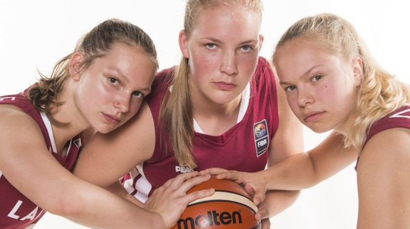 Anita Miķelsone, Laura Meldere, Jete Nulle: viena skola, viena klase, viena komanda
Foto: FIBA