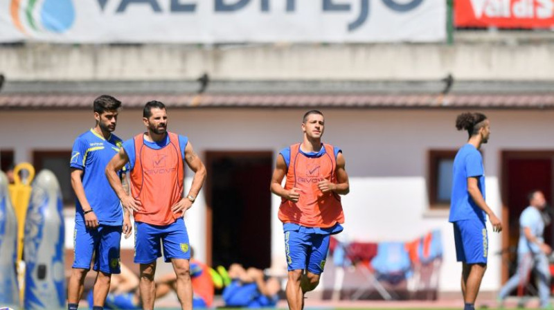 "Chievo" futbolisti trenējas, bet vēl droši nezina, kam - A vai B Sērijai
Foto: Lapresse/Scanpix