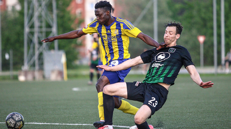 Adeleke Akinjemi cīņā ar Artūru Bankavu
Foto: Jānis Līgats