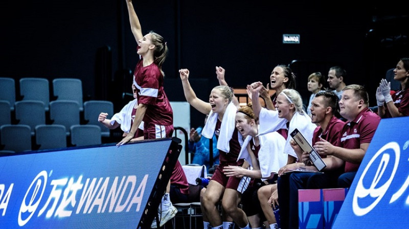 Latvijas U17 meitenes "Falcon club" zālē Minskā
Foto: FIBA