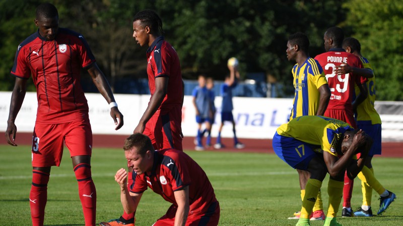 Lukass Leragers pēc sāpīgās divcīņas
Foto: Romāns Kokšarovs/f64