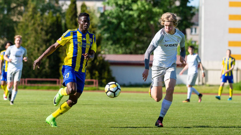 Adeleke Akinjemi un Ivo Minkevičs
Foto: Raitis Supe