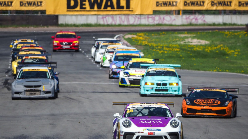 Baltic Touring Cars klase ar iespaidīgiem spēkratiem. 
Foto: batcc.eu