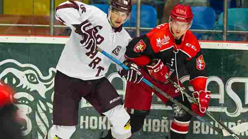 Māris Bičevskis (nr. 25) mačā pret Prāgas "Sparta"
Foto: https://www.mountfieldhk.cz