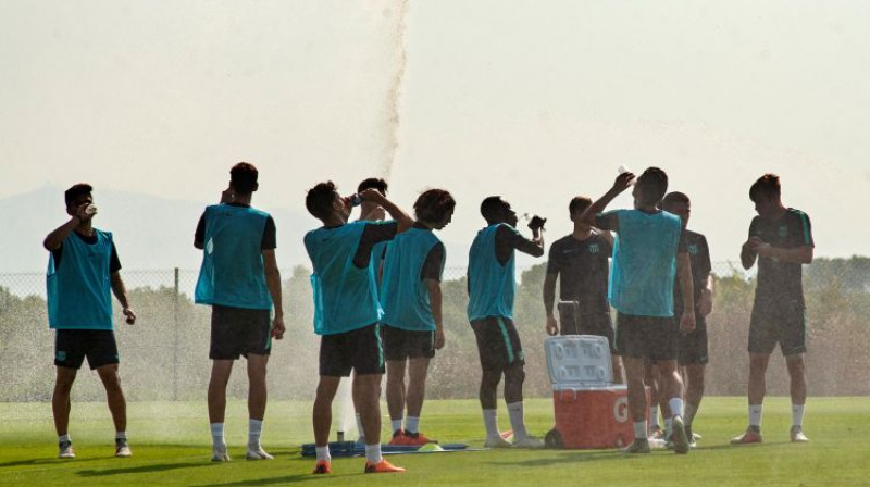 "Barcelona" treniņš pirms Superkausa
Foto: EPA/Scanpix