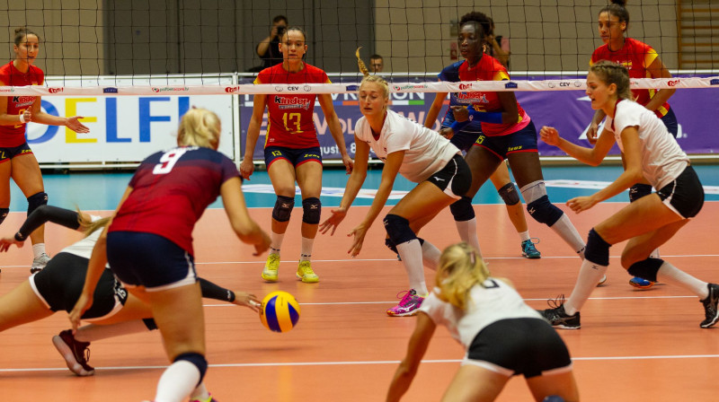 Latvijas izlase aizsardzībā
Foto: cev.lu