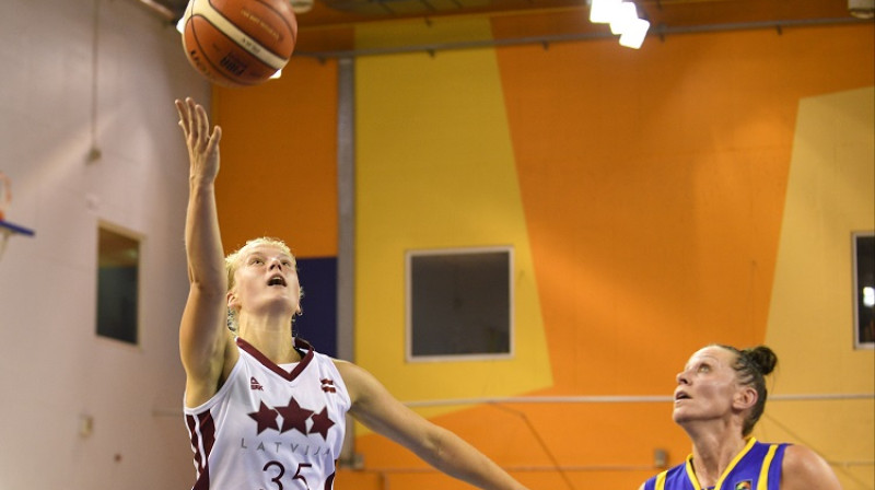 Kate Krēsliņa
Foto: Romāns Kokšarovs, f64