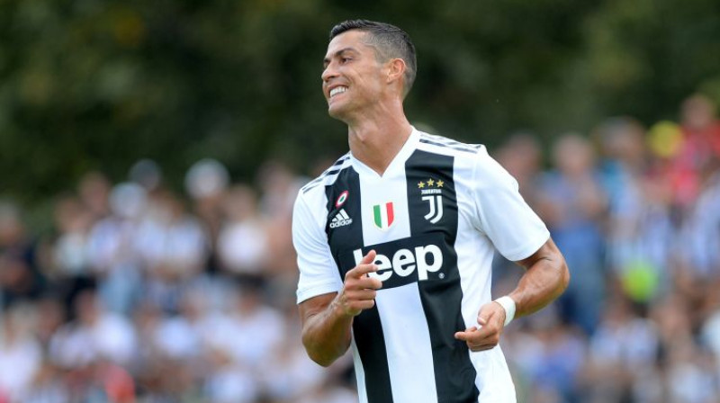 Krištianu Ronaldu pārbaudes spēlē "Juventus" sastāvā
Foto: Reuters/Scanpix