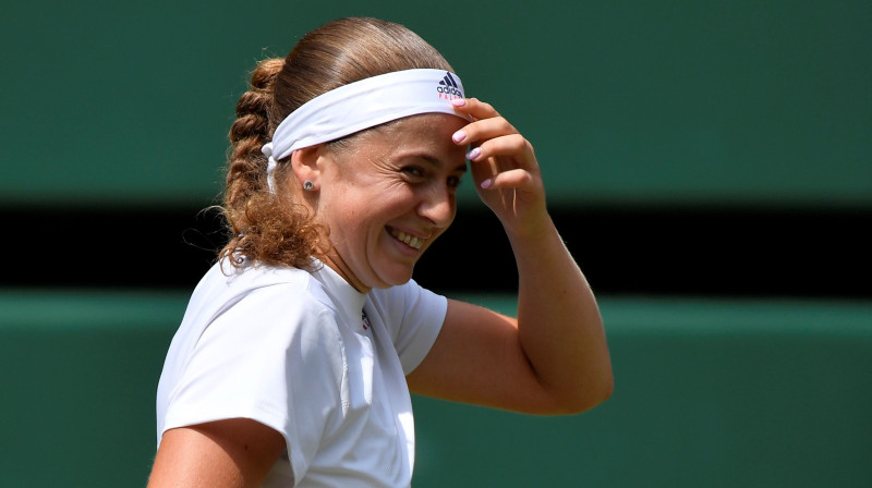Kopš Vimbldonas bez uzvarām esošā Aļona Ostapenko atgriežas Top 10
Foto: Reuters/Scanpix