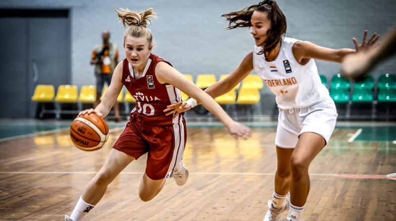 Elizabete Bulāne spēlē pret Nīderlandi
Foto: FIBA