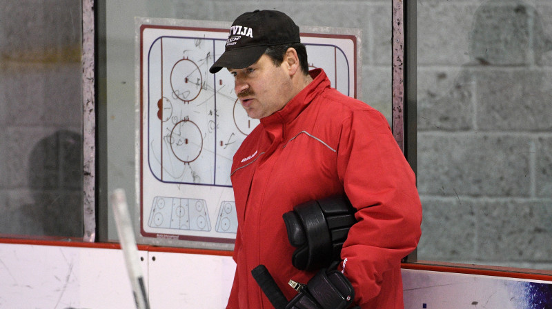 U16 izlases galvenais treneris Ēriks Miļuns. Foto: Romāns Kokšarovs/F64