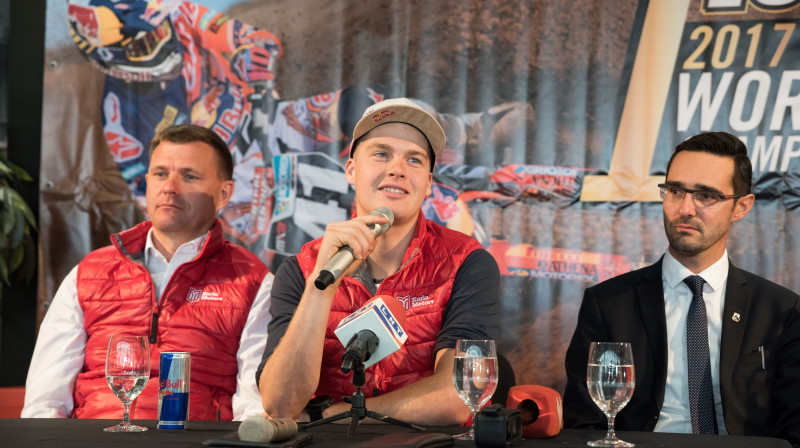 Mārtiņš Lazdovskis (no labās), Pauls Jonass un Kristers Serģis
Foto: Vladislavs Proškins/f64