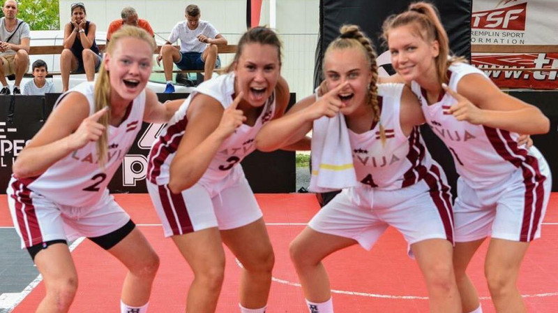 Felicita Liepiņa-Liepa (no kreisās), Anete Blūma, Ligita Līga Golovko, Laura Okuņeva
Foto: FIBA
