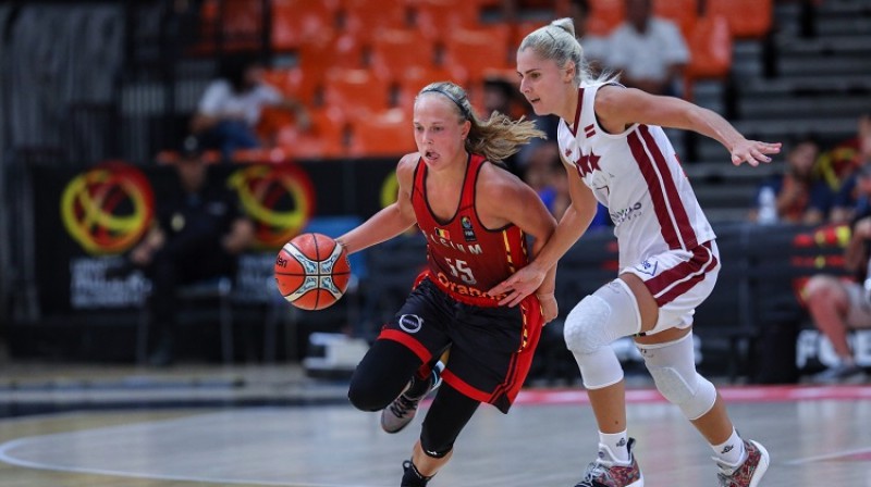 Elīna Dikeulaku spēlē pret Beļģiju
Foto: FEB