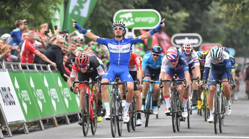 Emīls Liepiņš (pirmais no labās) posma finišā
Organizatoru foto