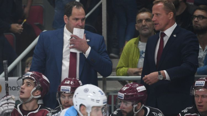 Ģirts Ankipāns un Artis Ābols
Foto: Romāns Kokšarovs/F64