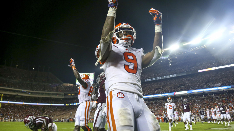 Klemsonas futbolisti pēc uzvaras
Foto: USA Today/Scanpix