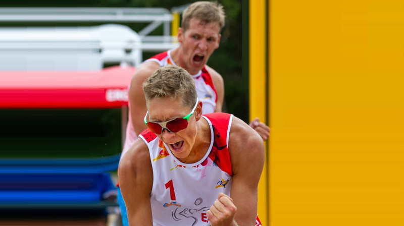 Mihails Samoilovs priekšplānā un Matīss Gabdulļins 
Foto: Vadims Morozovs, Latvijas Volejbola fed.