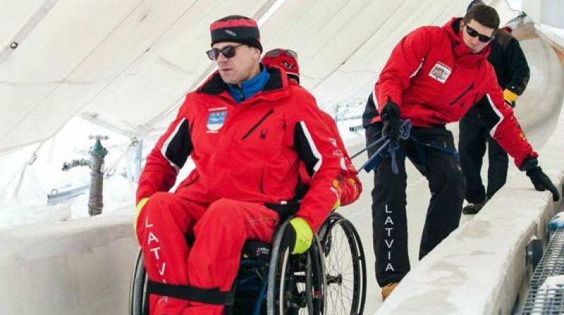 Kristaps Kotāns (no labās) un Latvijas parabobslejists Alvils Brants
Foto: Christopher Reeves/Park Record