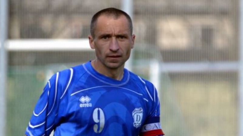 Mihails Ziziļevs iepriekšējā sezonā bija spēlējošais treneris, taču UEFA Reģionu kausā viņš nedrīkst spēlēt pat teorētiski
Foto: Mārtiņš Jankovskis, Sportacentrs.com