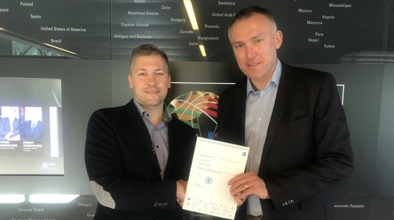 Keio Kuhi un Kamils Novaks 12. septembrī Ženēvā
Foto: EKL