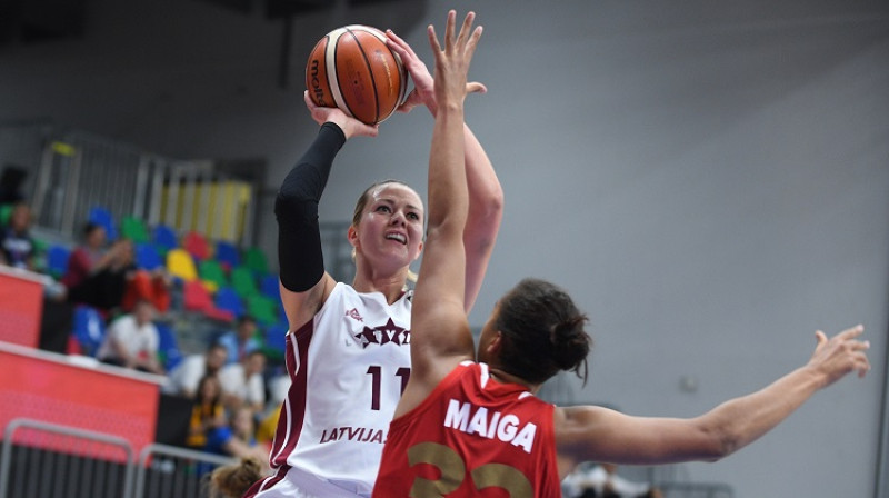 Aija Putniņa. Foto: Romāns Kokšarovs, f64