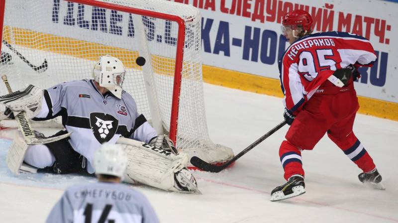 Divas ripas rīdzinieku vārtos iemeta Sergejs Mešerjakovs. Foto: hkr.lv