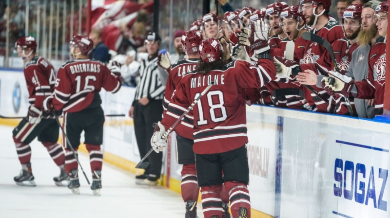 Metjū Majone un Rīgas ''Dinamo'' komanda
Foto: dinamoriga.lv