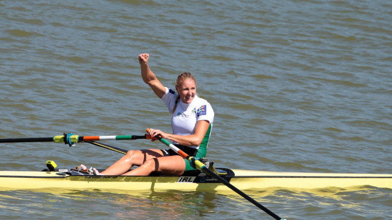 Sanita Pušpure pēc triumfa pasaules čempionātā. Foto: FISA Igor Meijer