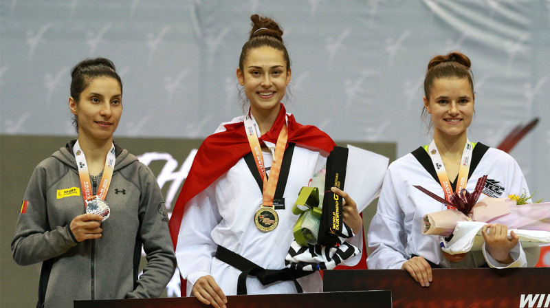 Inese Tarvida (pa labi) 
Foto: worldtaekwondo.org