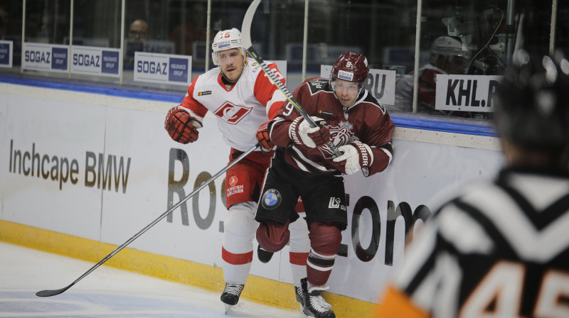 Mārtiņš Karsums un Kevins Klārks. Foto: Dāvis Ūlands, f64