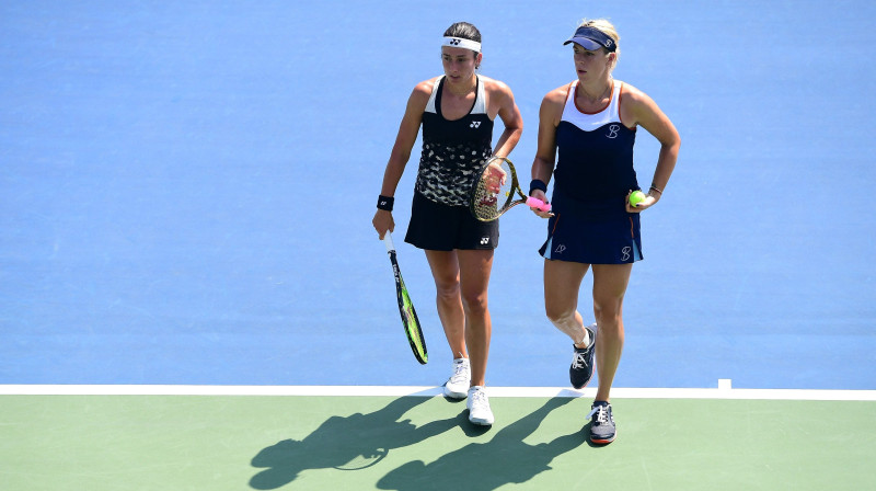 Anastasija Sevastova un Anastasija Pavļučenkova. Foto: AFP/Scanpix