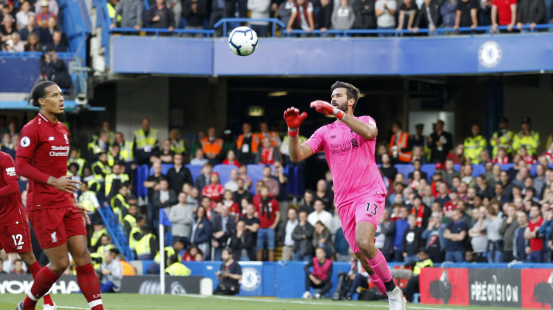 Virdžils van Deiks un Alisons - pasaulē dārgākais aizsargs un kādu laiku dārgākais vārtsargs. Foto: Sipa USA/Scanpix