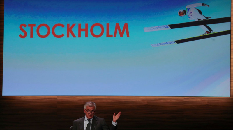 Starptautiskās Olimpiskās komitejas viceprezidents Huans Antonio Samarančs juniors prezentē Stokholmas kandidatūru. Foto: Reuters/Scanpix