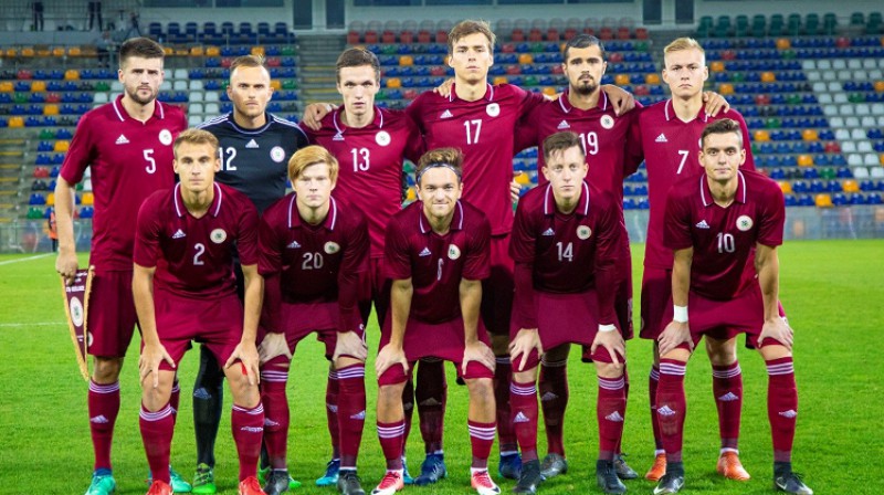 Latvijas U-21 izlase pirms spēles pret Nīderlandes U-21 izlases
Foto: Nora Krevņeva-Baibakova (LFF)