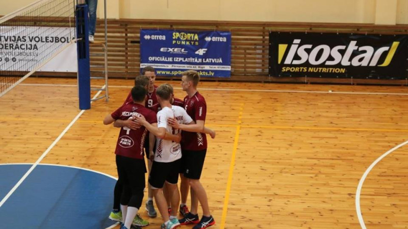 Nedaudz negaidīti Nacionālajā līgā 1 vadībā izvirzījušies Vecumnieku volejbolisti.
Foto: facebook.com/vecumniekivk