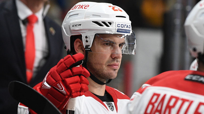 Krišjānis Rēdlihs Pekinas kluba kreklā piektdien debitēja pret bijušo komandu Rīgas "Dinamo". Foto: Romāns Kokšarovs/f64