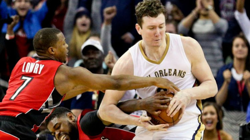 Omērs Ašiks ar bumbu. Foto: USA Today Sports/Scanpix