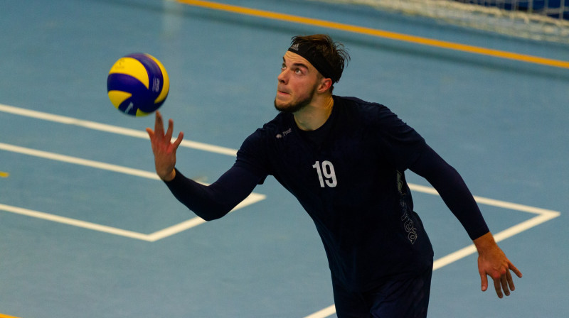 Aleksandrs Avdejevs uz serves līnijas
Foto: