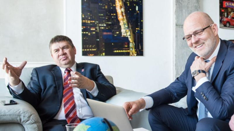 LHF vadība - Aigars Kalvītis. un Viesturs Koziols. Foto: Mārtiņš Zilgalvis/F64