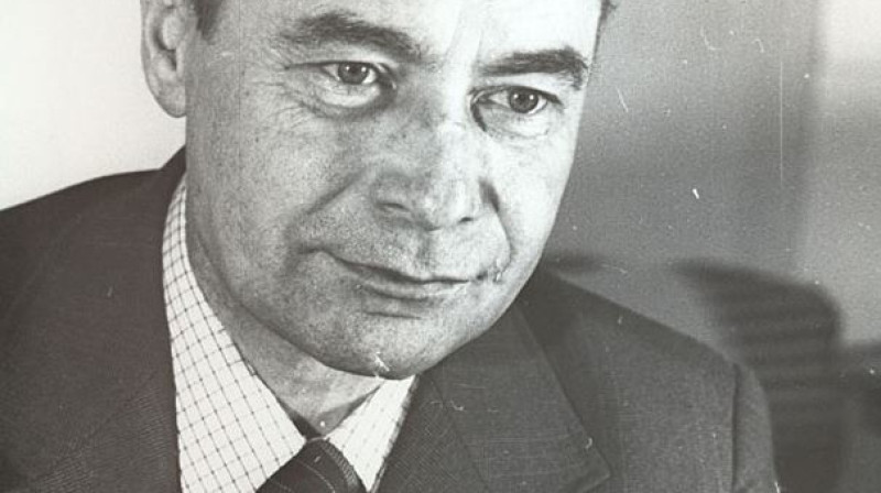 Ojārs Vācietis  20. gs. 80. gadu sākumā. Ļ. Bļodnieka foto