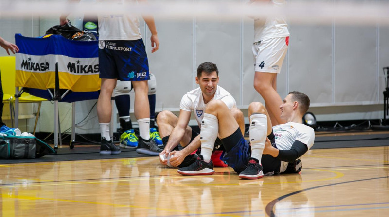 Artim Caicam un komandasbiedriem ir iemesls priekam
Foto: cev.lu