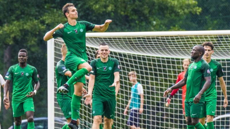 Priekšplānā Vladislavs Fjodorovs, kurš šogad vienā no spēlēm sakrāja "hat-trick". Foto: Nora Krevņeva-Baibakova