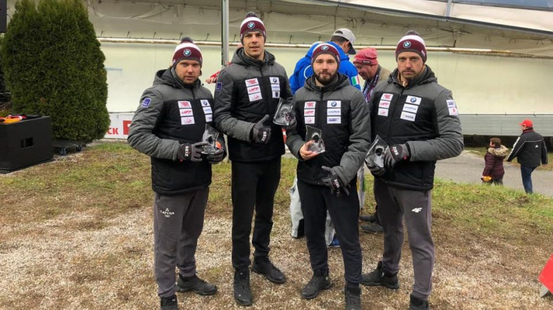 Juris Šics (no kreisās), Kristens Putins, Imants Marcinkēvičs un Andris Šics Īglsā. Foto: Latvijas Kamaniņu sporta federācija