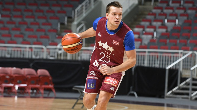 Mārcis Vītols: pirmais treniņš Latvijas valstsvienībā. Foto: Romāns Kokšarovs, f64